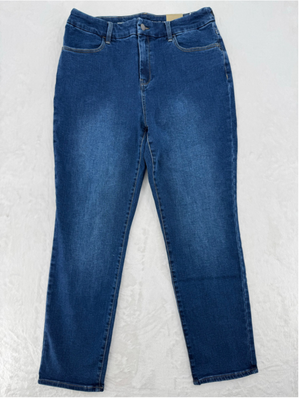 Chico's Perfect Stretch Girlfriend Ankle Jeans Slim Leg Medium blue Denim 1.5/10